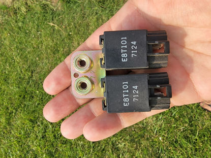 Picture of E8T101 starter relay set 2G DSM